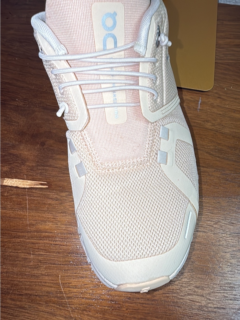 On Running Cloud 6 Sneakers in Blonde/dew 7.5 - Picture 10 of 10